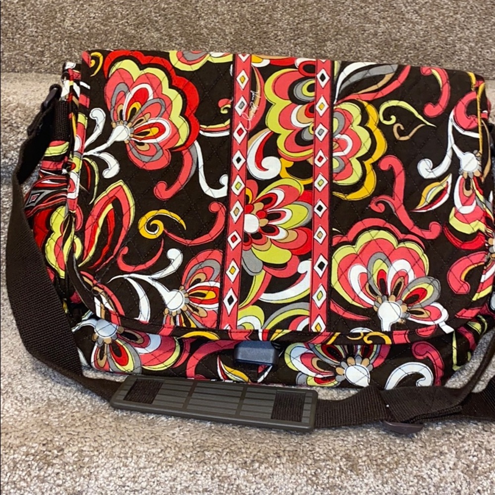 Vera Bradley Messenger Bag like new